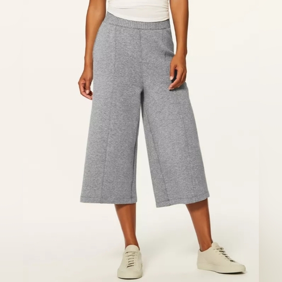 Lululemon Cropped Free Form Pants - Picture 1 of 7